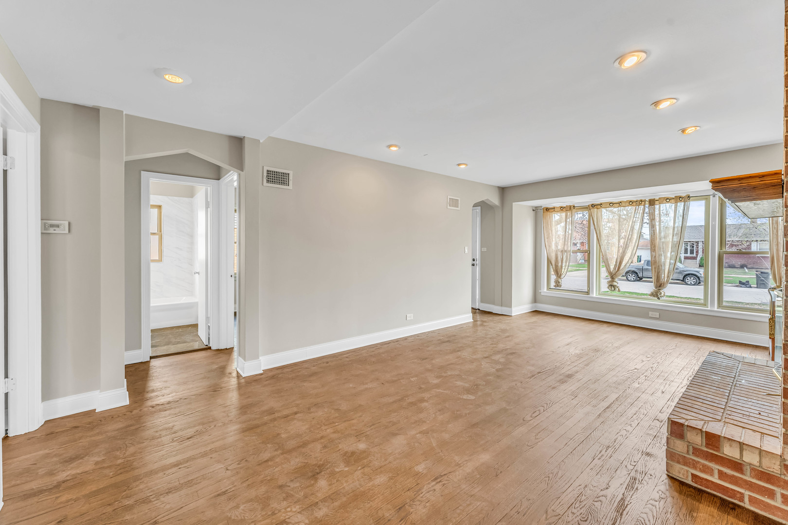 10026 S Spaulding Avenue, Evergreen Park, IL 60805