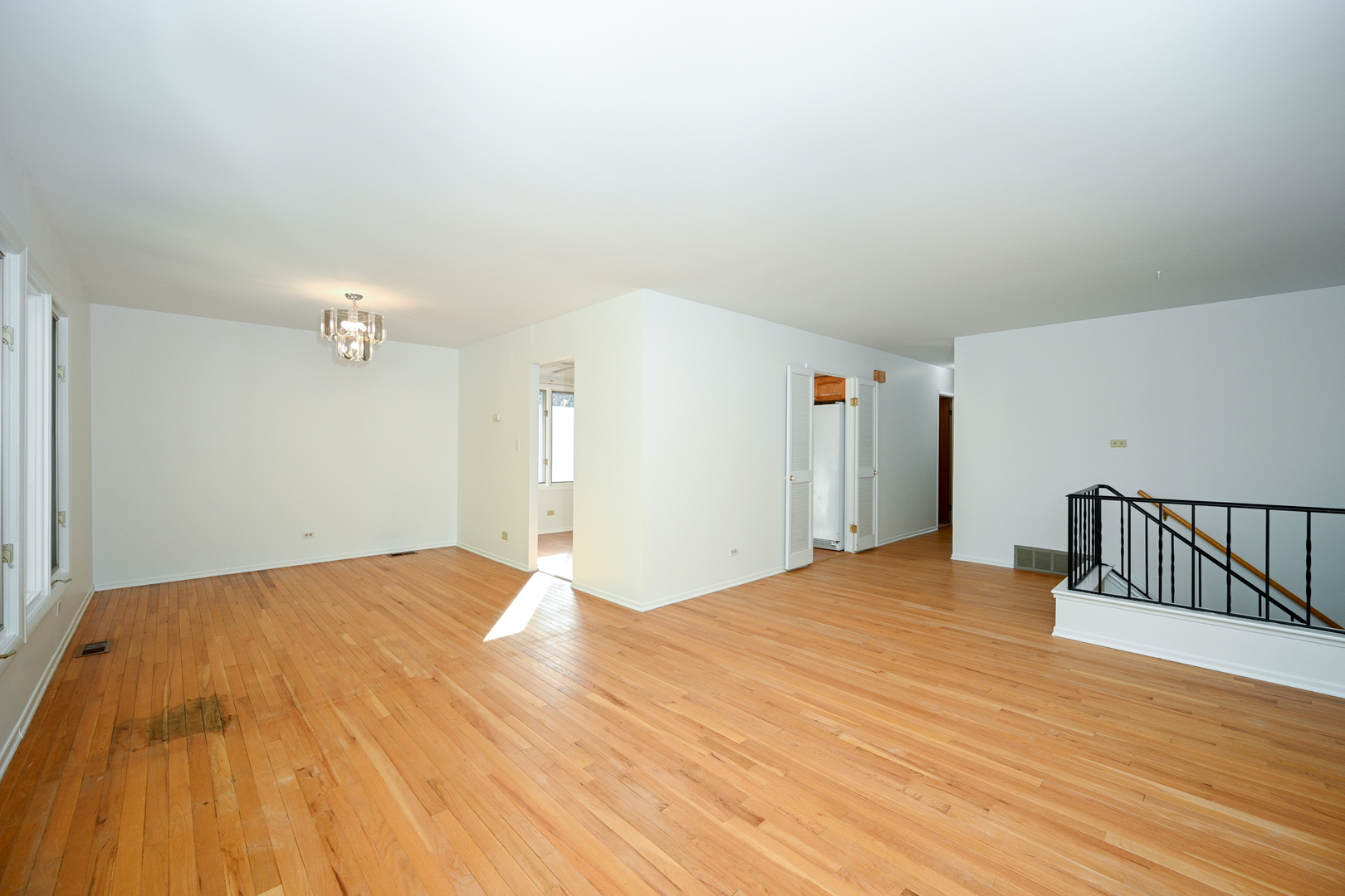 21W664 Glen Valley Drive, Glen Ellyn, IL 60137