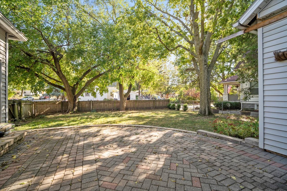 1219 Koch Street, Bloomington, IL 61701