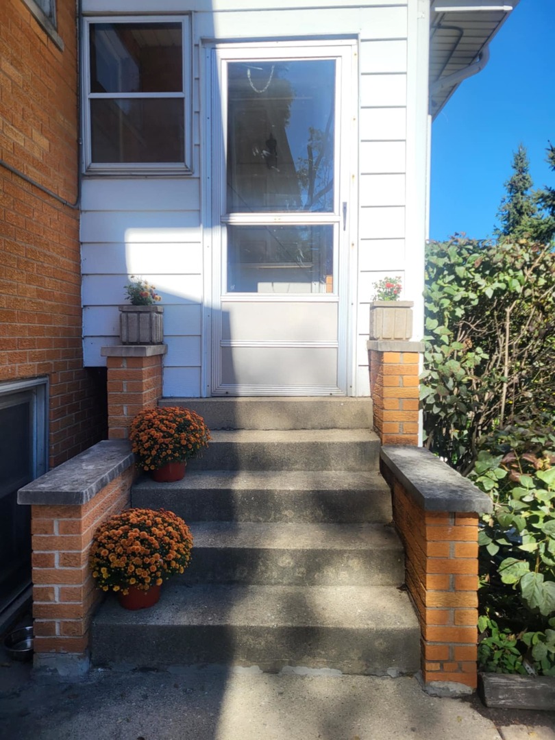 8435 S 81st Avenue #1, Justice, IL 60458