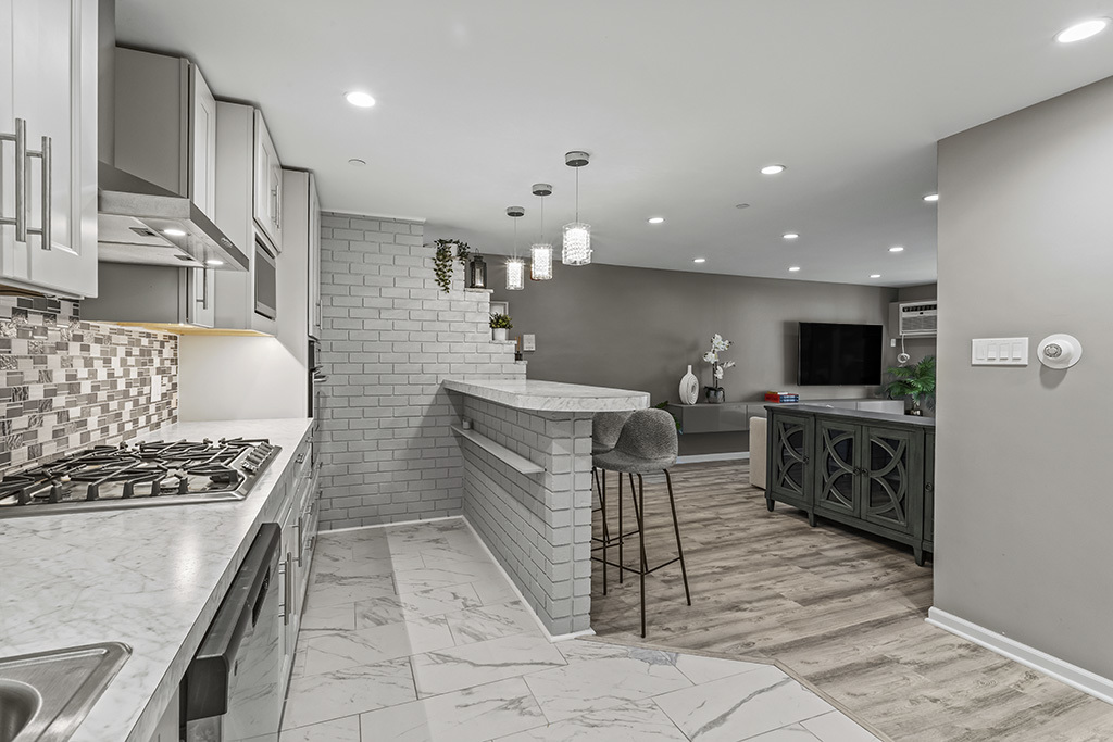 9954 S 84th Terrace #109, Palos Hills, IL 60465