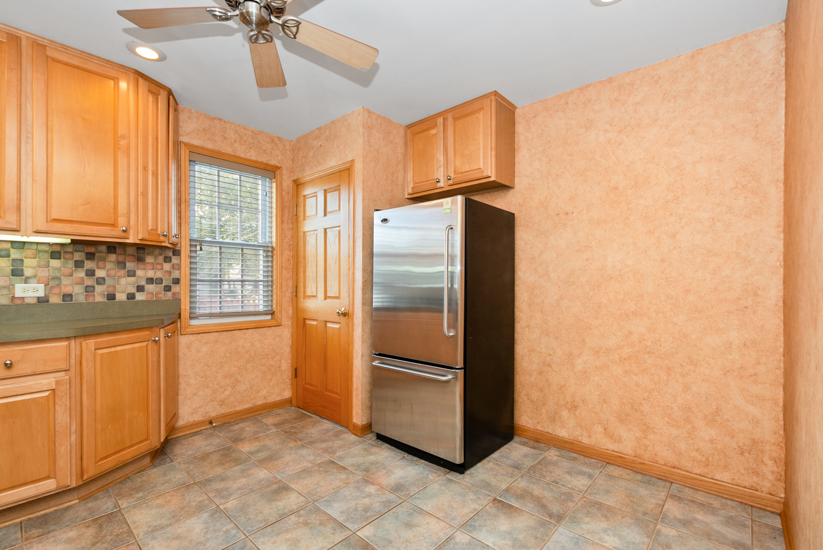 3909 W 104th Street, Chicago, IL 60655