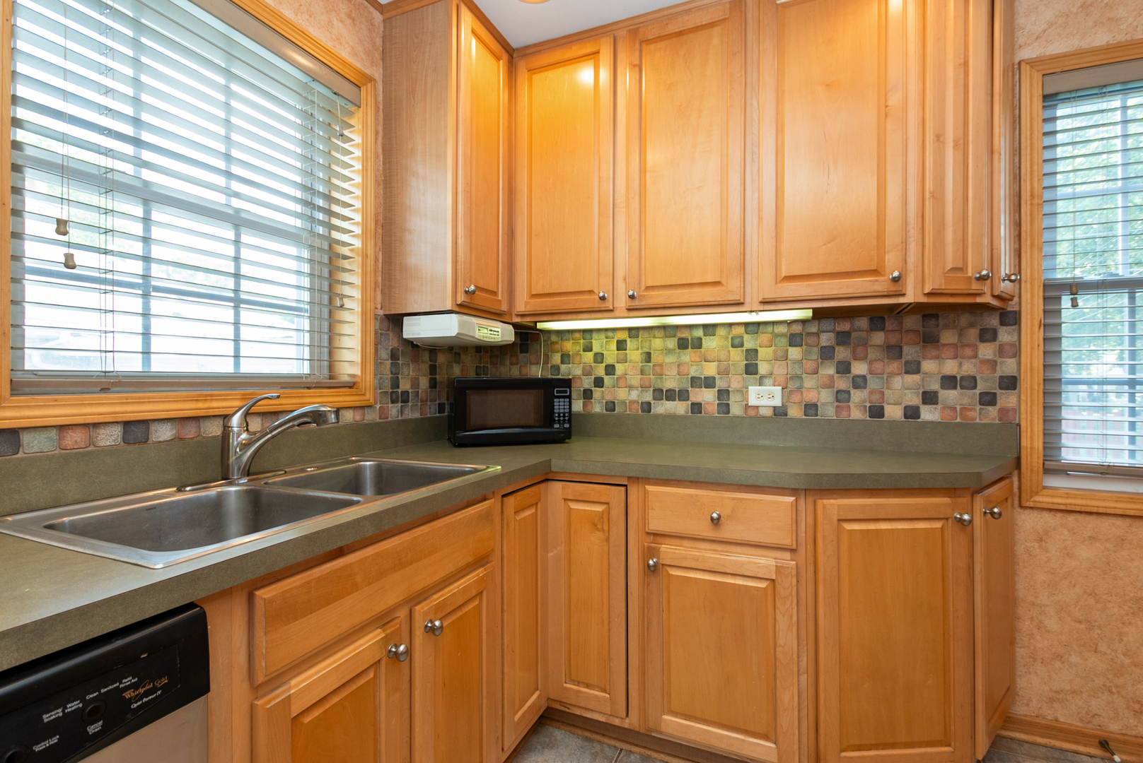 3909 W 104th Street, Chicago, IL 60655