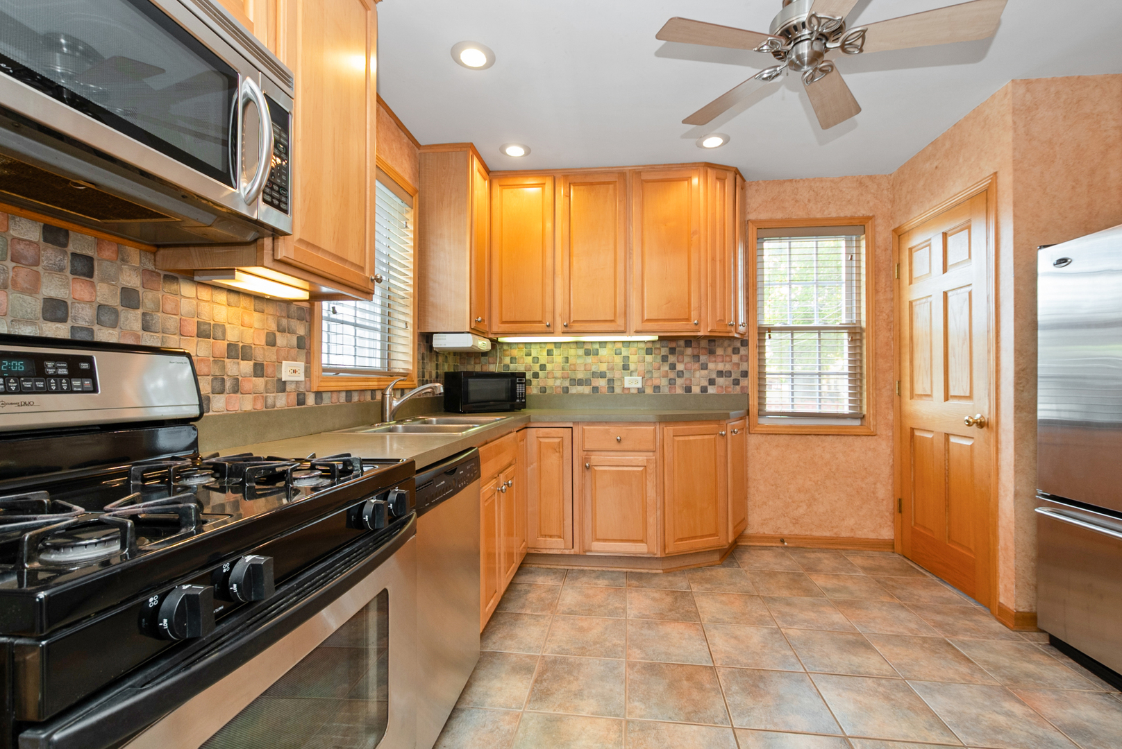 3909 W 104th Street, Chicago, IL 60655