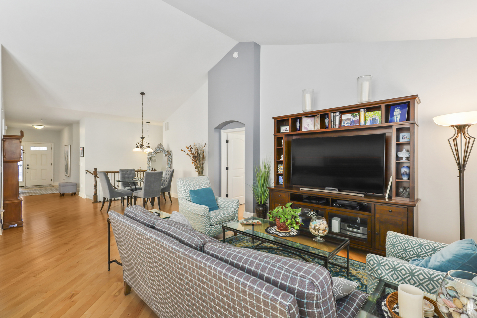 2628 Drexel Drive, Naperville, IL 60564