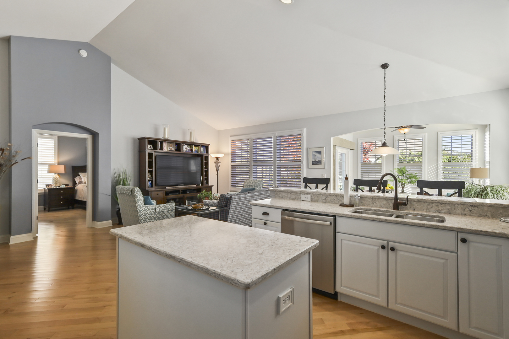 2628 Drexel Drive, Naperville, IL 60564