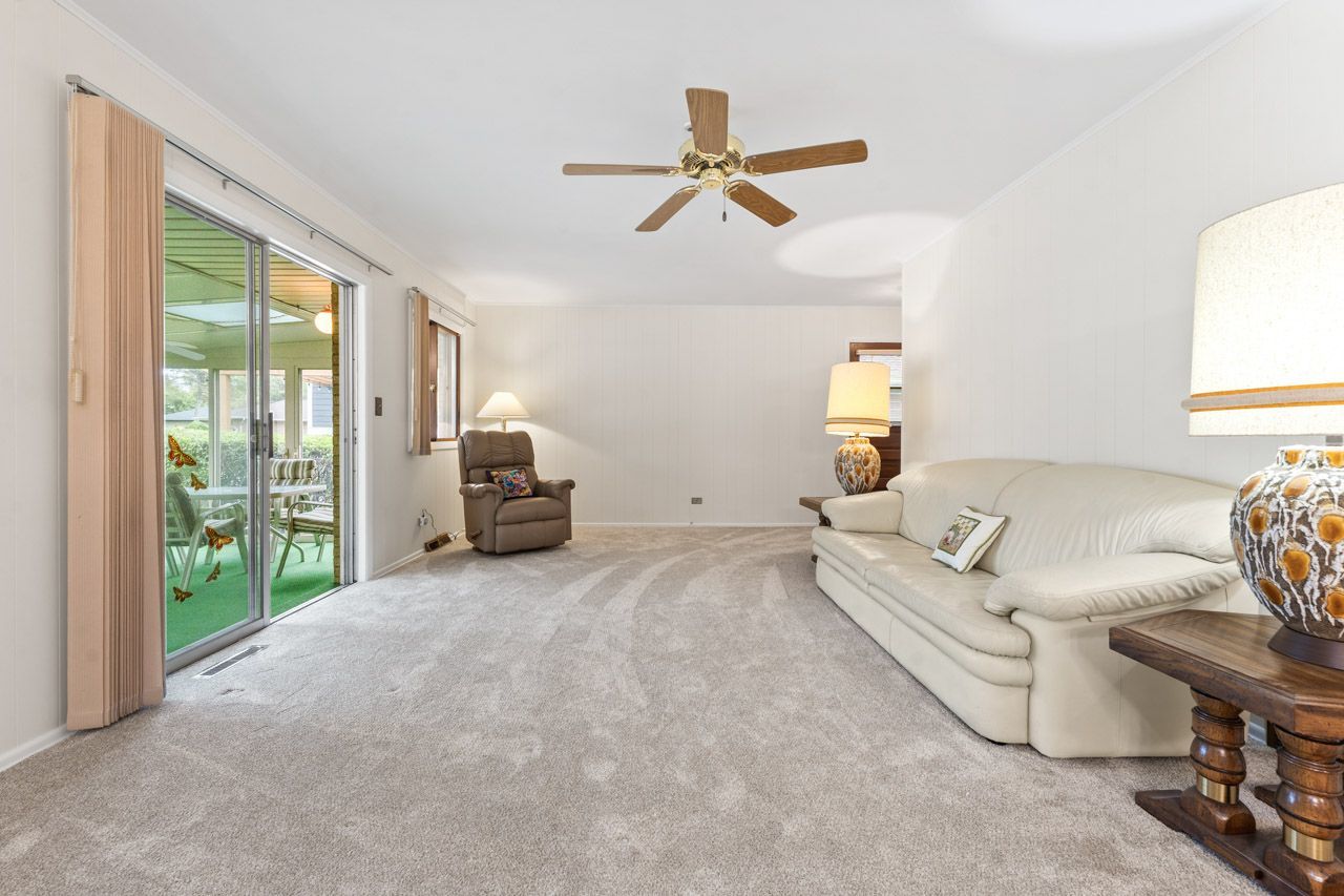 1512 N Oneida Lane, Mount Prospect, IL 60056