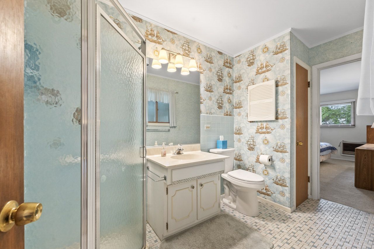 1512 N Oneida Lane, Mount Prospect, IL 60056