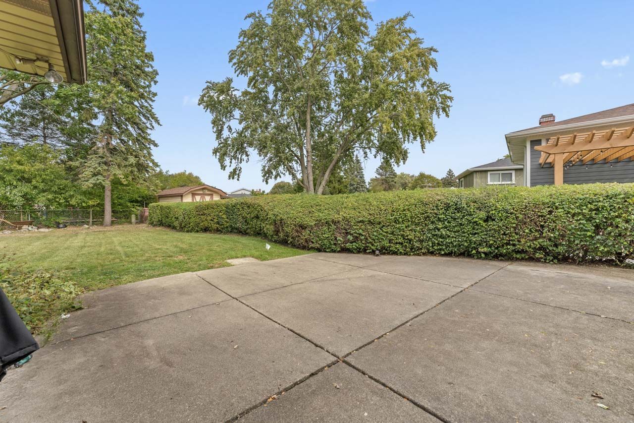 1512 N Oneida Lane, Mount Prospect, IL 60056