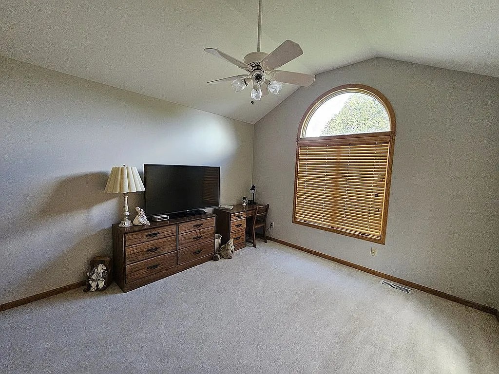 18816 S Chestnut Drive, Shorewood, IL 60404