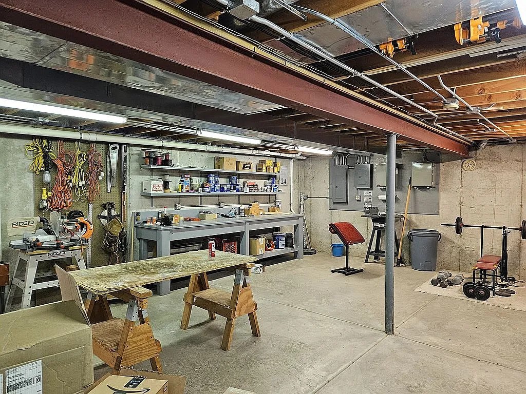 18816 S Chestnut Drive, Shorewood, IL 60404