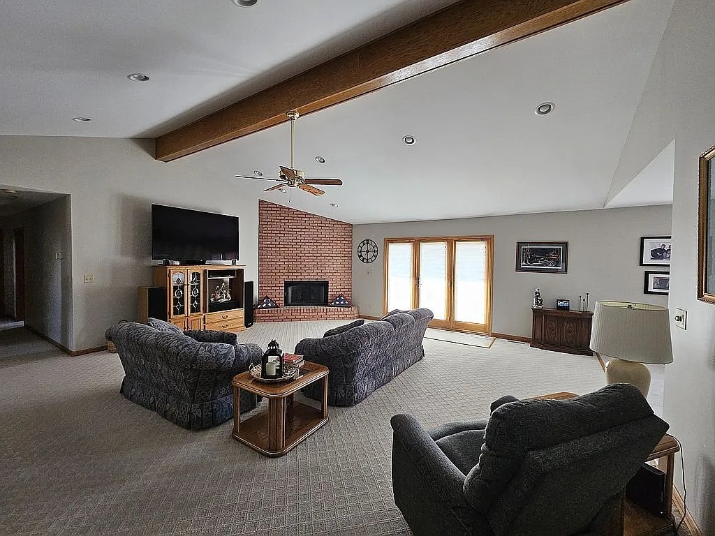 18816 S Chestnut Drive, Shorewood, IL 60404