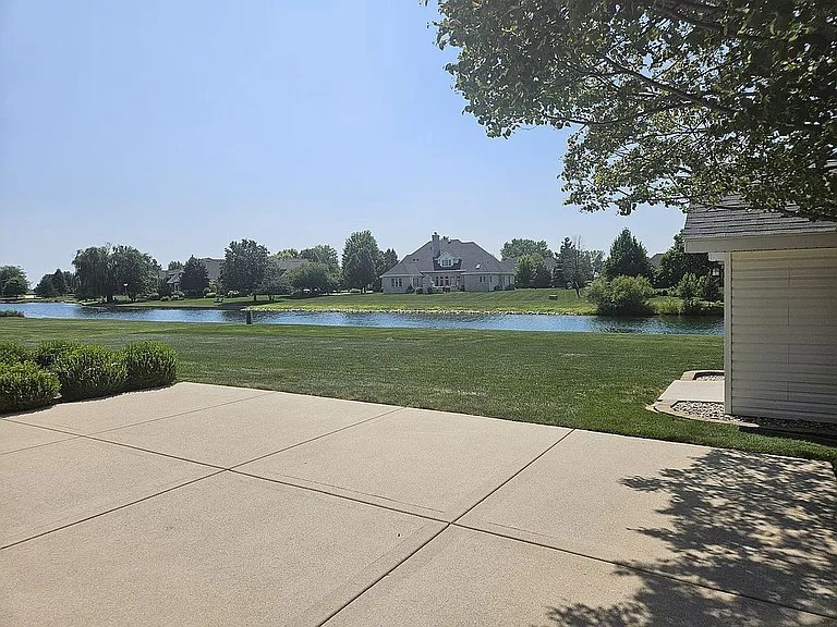 18816 S Chestnut Drive, Shorewood, IL 60404