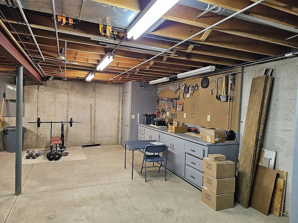 18816 S Chestnut Drive, Shorewood, IL 60404