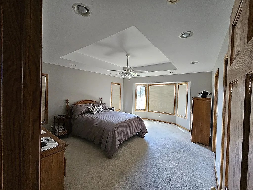 18816 S Chestnut Drive, Shorewood, IL 60404