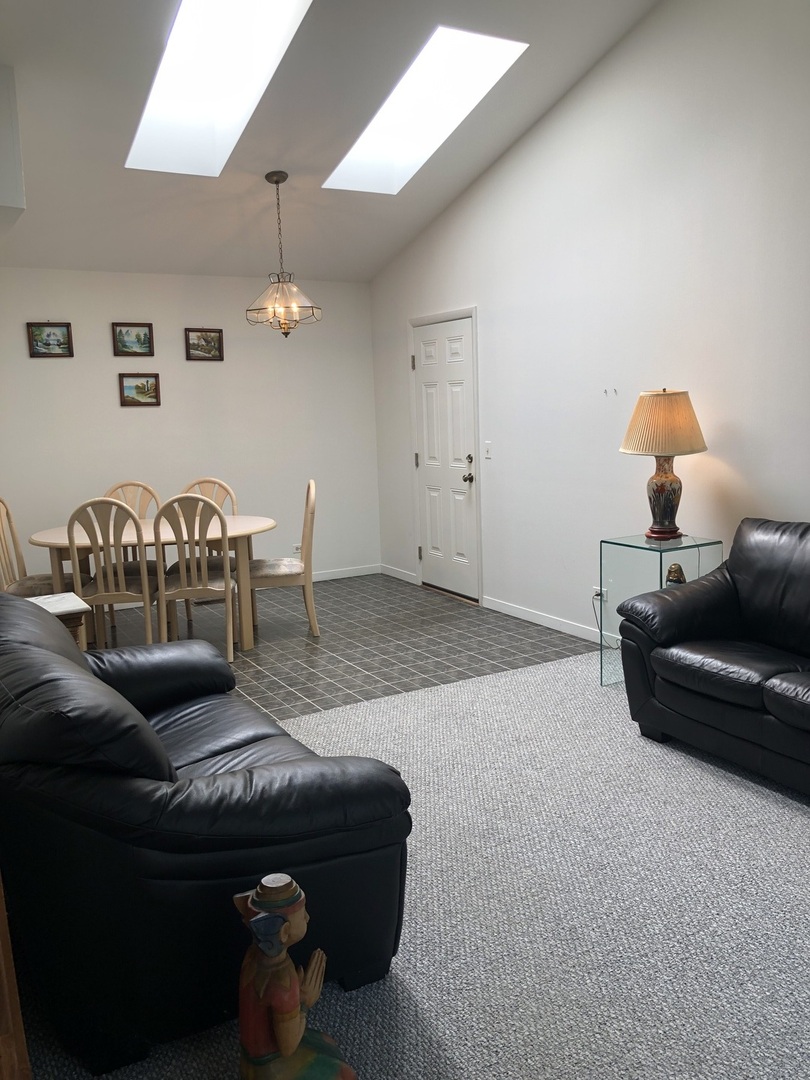 353 Le Parc Circle #353, Buffalo Grove, IL 60089