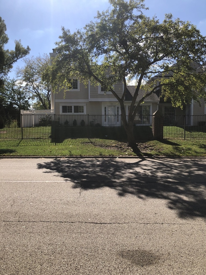 353 Le Parc Circle #353, Buffalo Grove, IL 60089