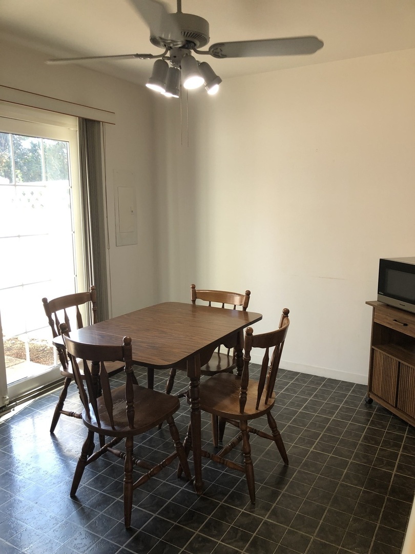 353 Le Parc Circle #353, Buffalo Grove, IL 60089