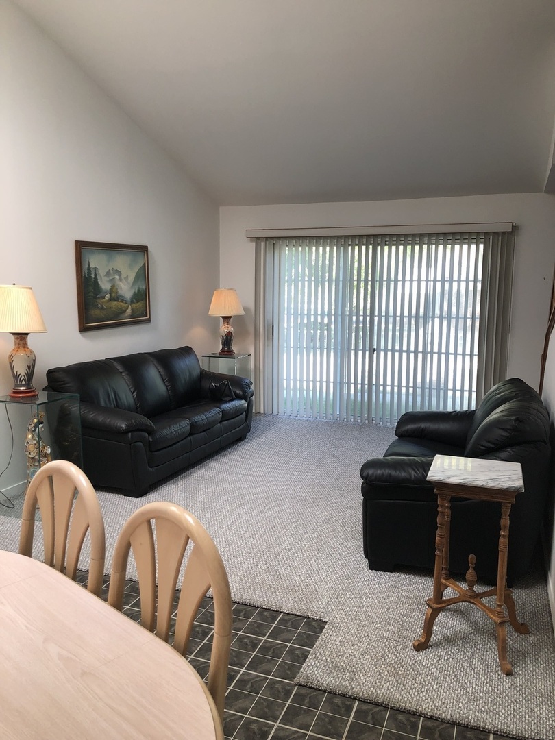 353 Le Parc Circle #353, Buffalo Grove, IL 60089