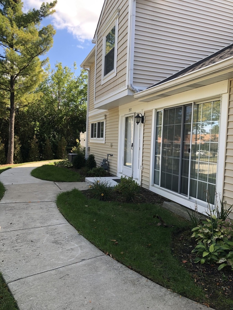 353 Le Parc Circle #353, Buffalo Grove, IL 60089