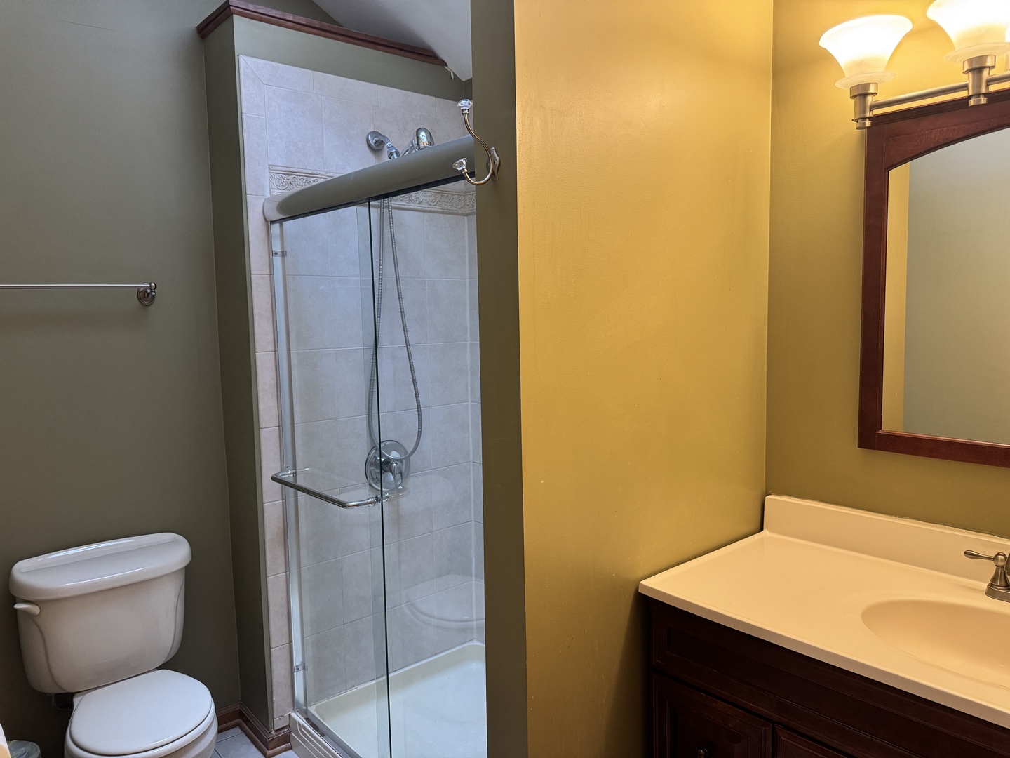 11S067 West Street, Naperville, IL 60565