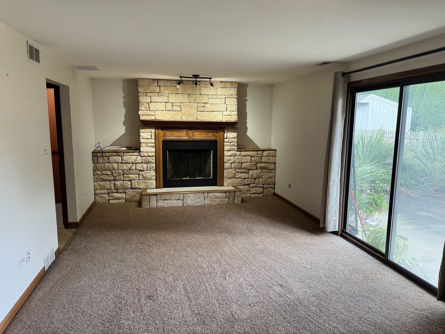 11S067 West Street, Naperville, IL 60565