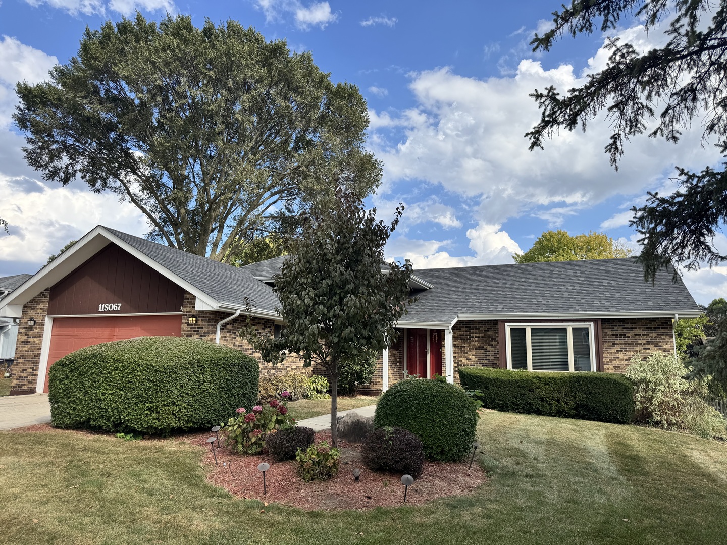 11S067 West Street, Naperville, IL 60565