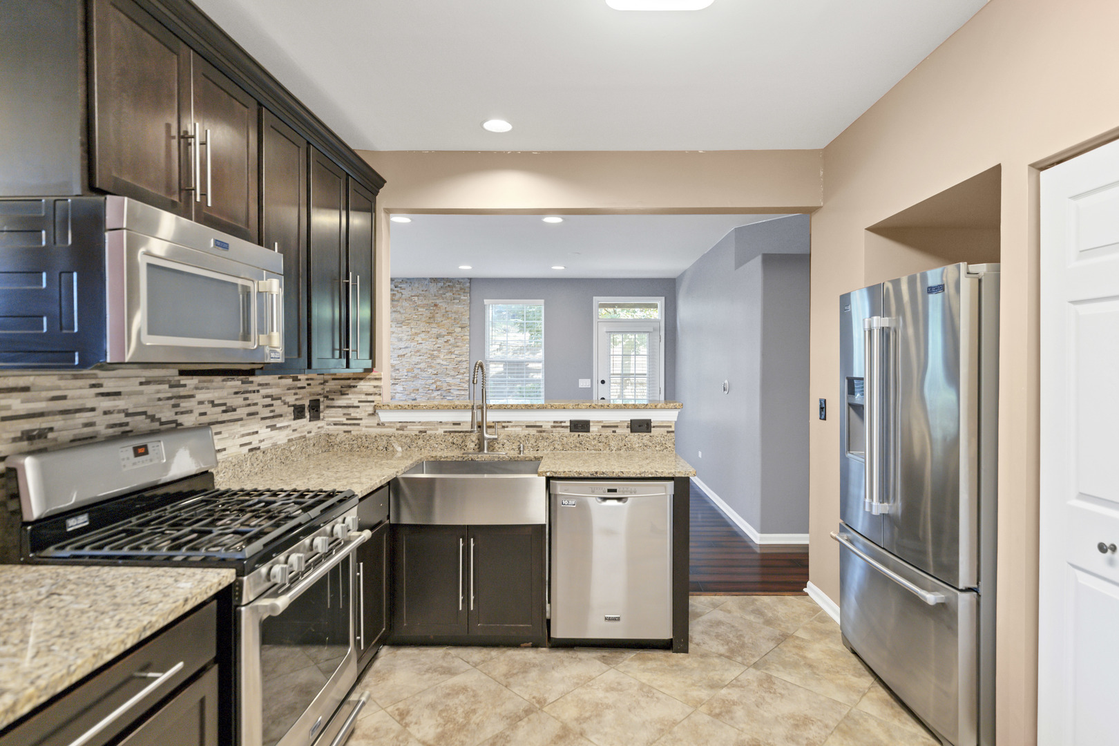 1949 Blackberry Lane #1949, Hoffman Estates, IL 60169