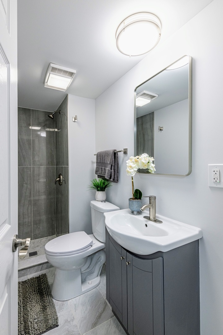 7718 W Westwood Drive, Elmwood Park, IL 60707