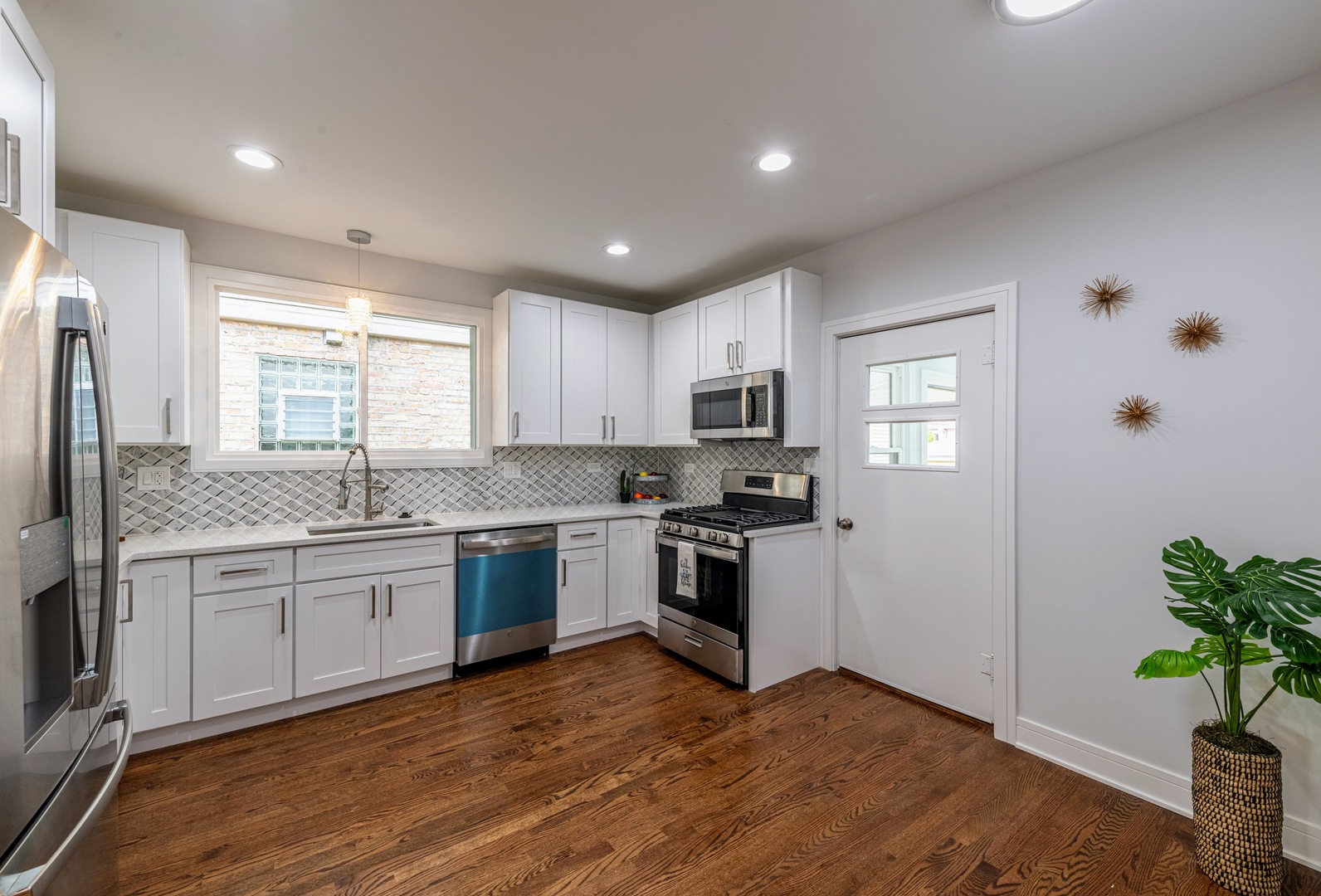 7718 W Westwood Drive, Elmwood Park, IL 60707