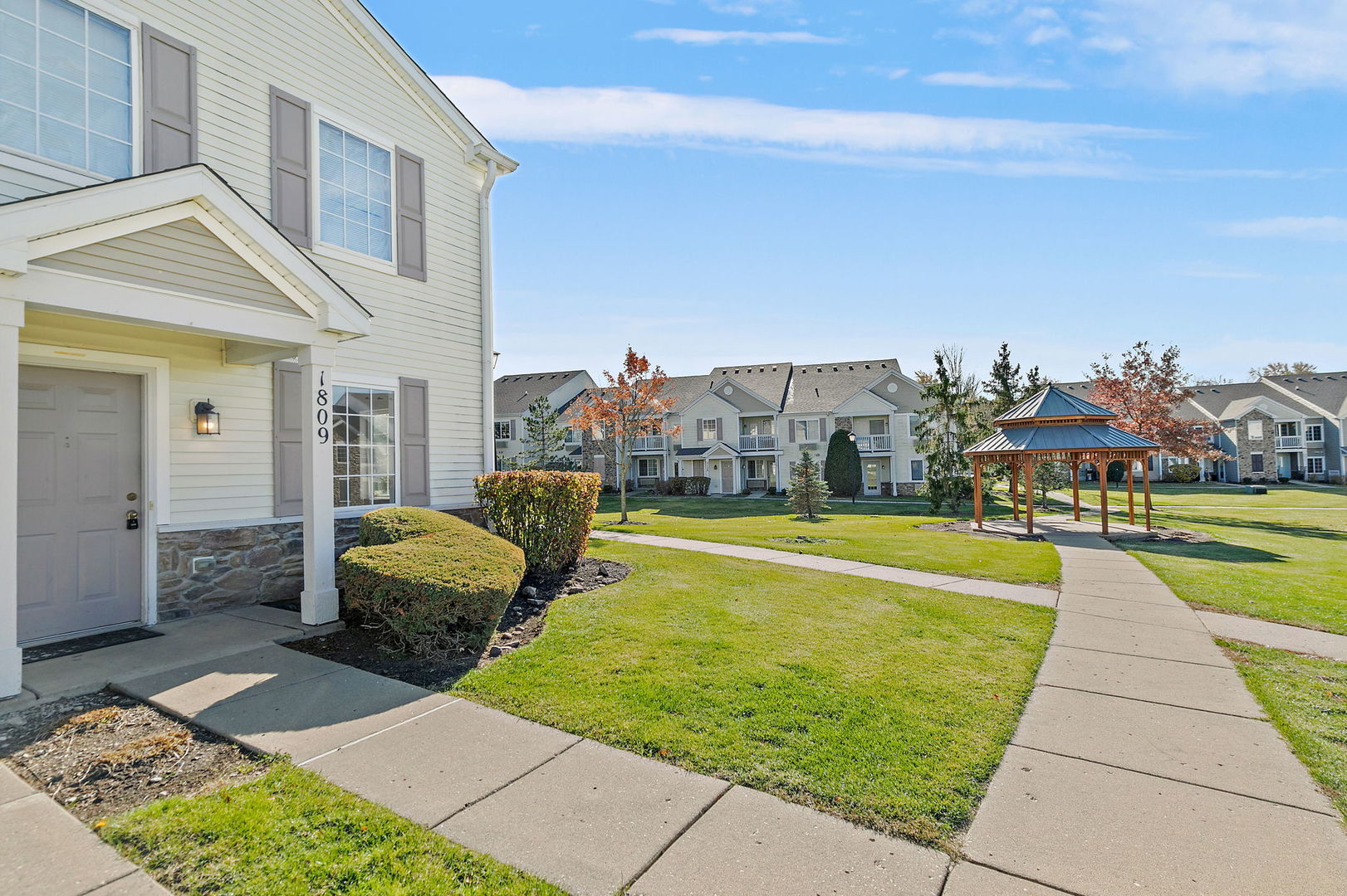 1809 Silverstone Drive #1809, Carpentersville, IL 60110