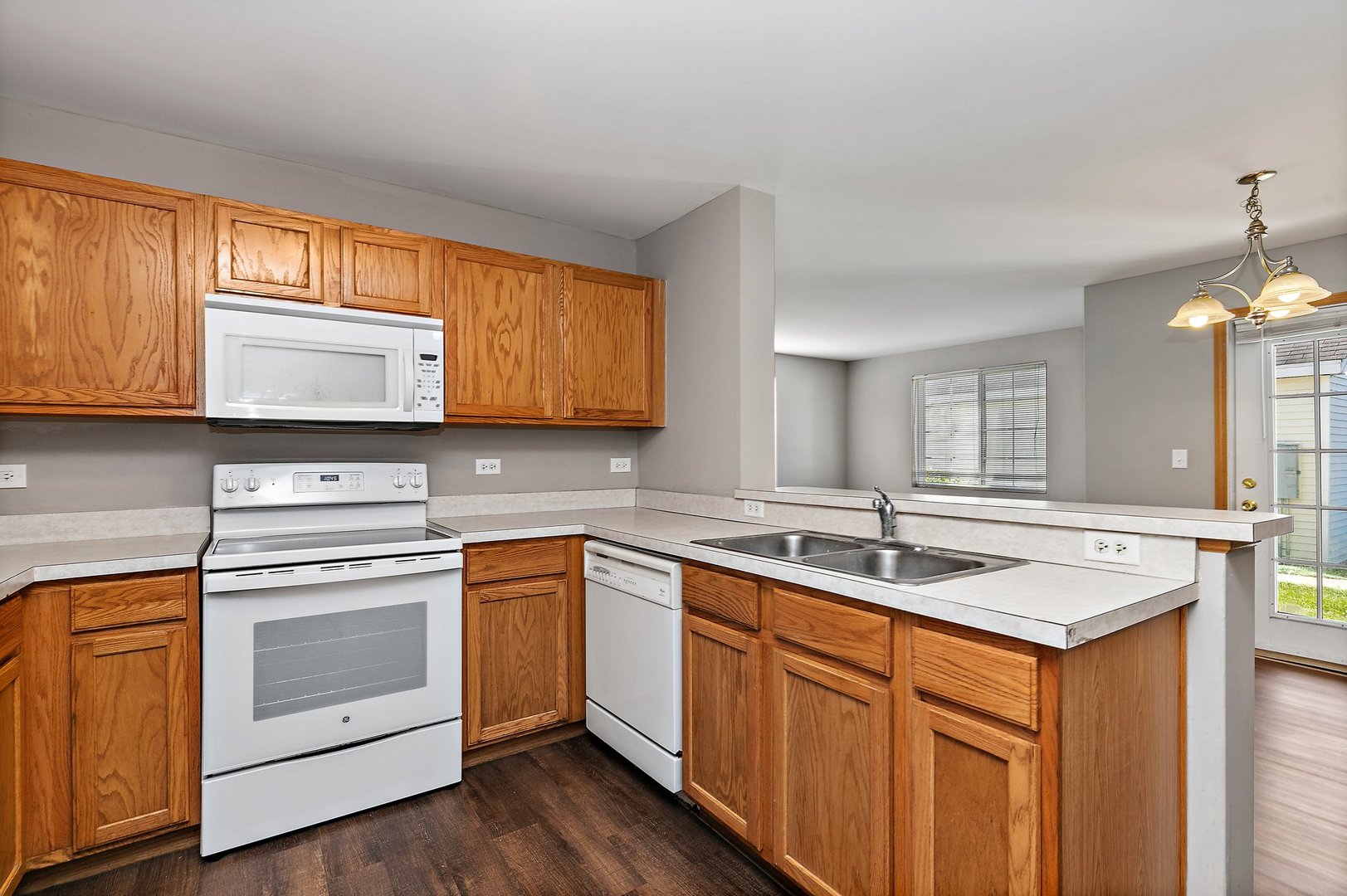 1809 Silverstone Drive #1809, Carpentersville, IL 60110