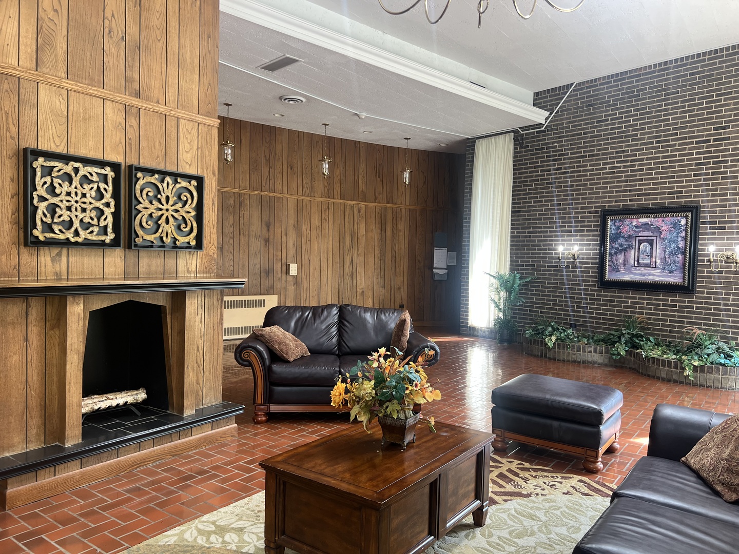 20 N Tower Road #12E, Oak Brook, IL 60523