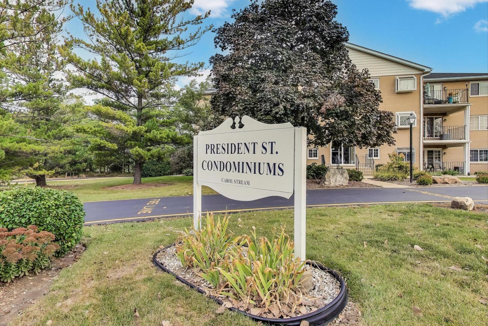462 S President Street #202, Carol Stream, IL 60188