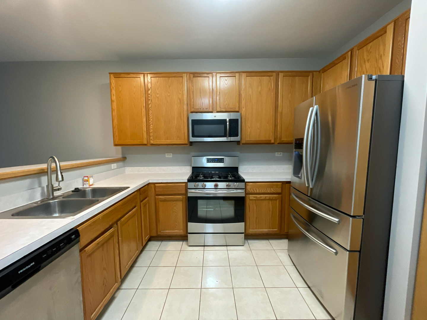 1207 Brookdale Drive, Carpentersville, IL 60110