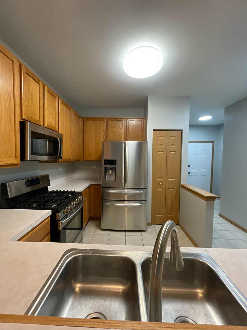 1207 Brookdale Drive, Carpentersville, IL 60110