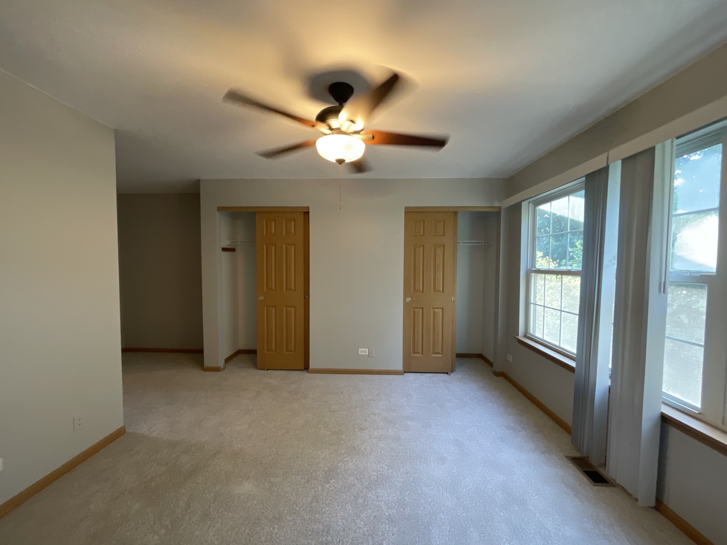 1207 Brookdale Drive, Carpentersville, IL 60110