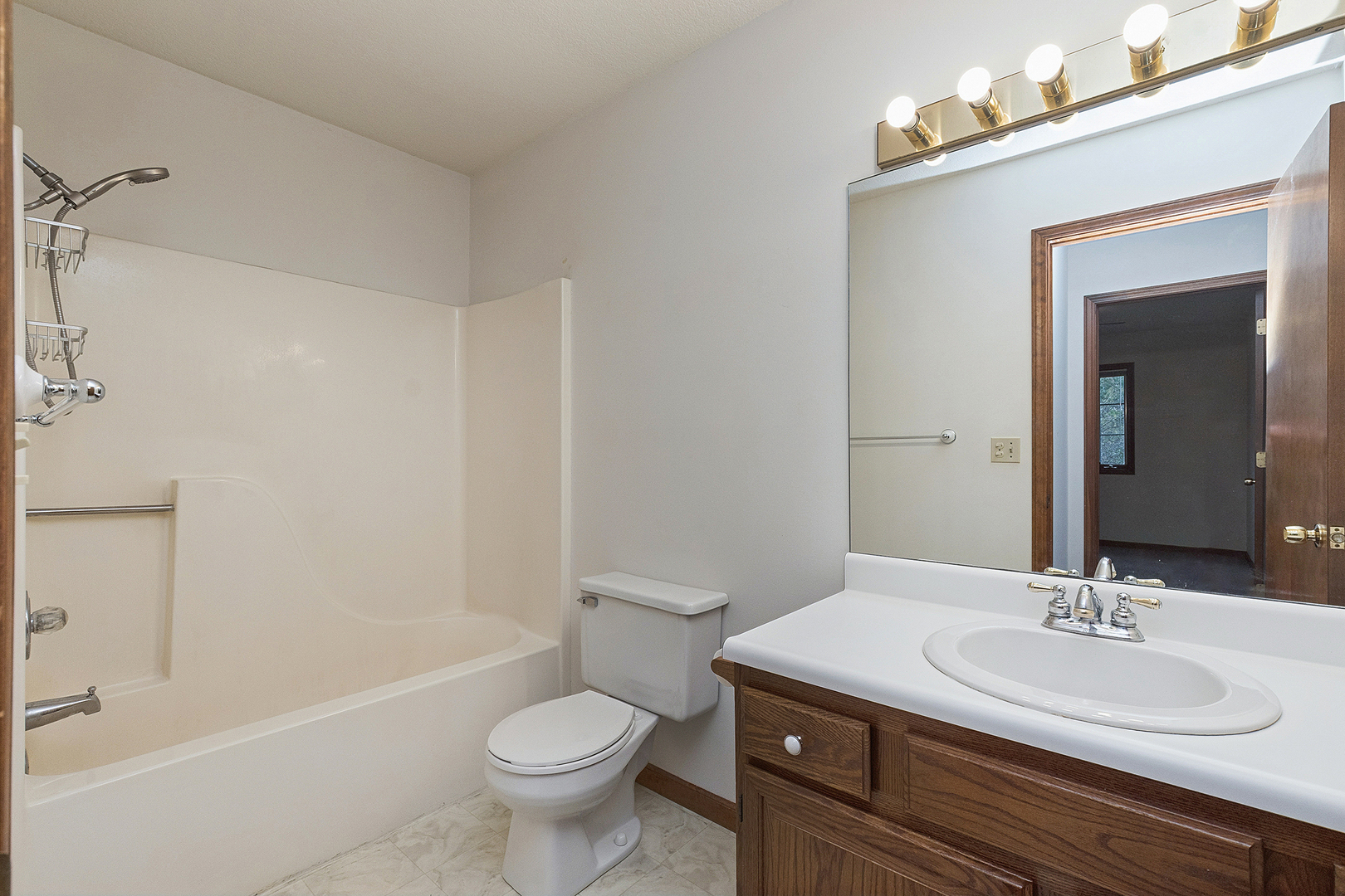 1394 E Armour Road, Bourbonnais, IL 60914