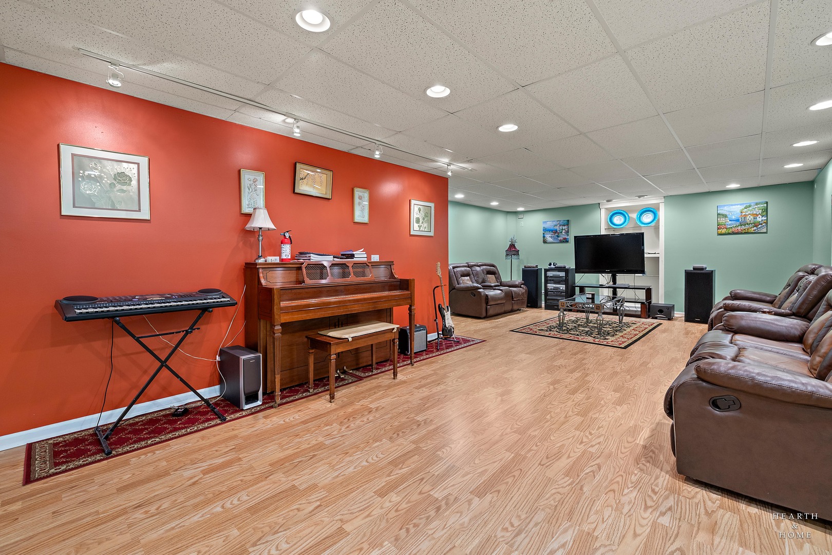 7 Shoal Creek Court, Lake In The Hills, IL 60156