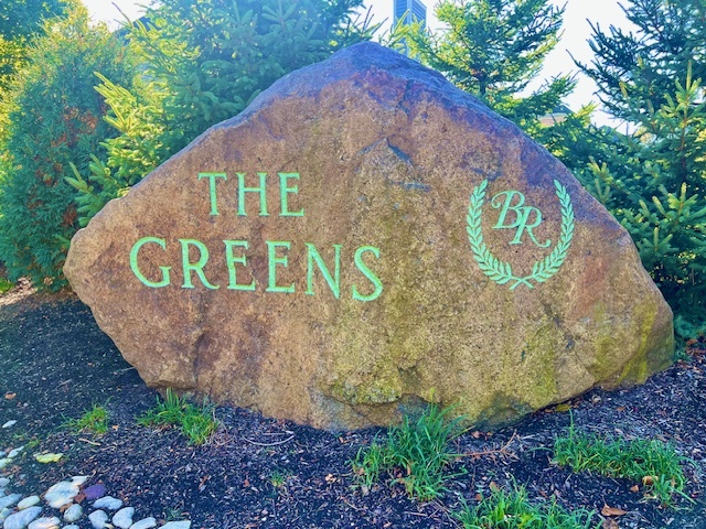 7 Shoal Creek Court, Lake In The Hills, IL 60156