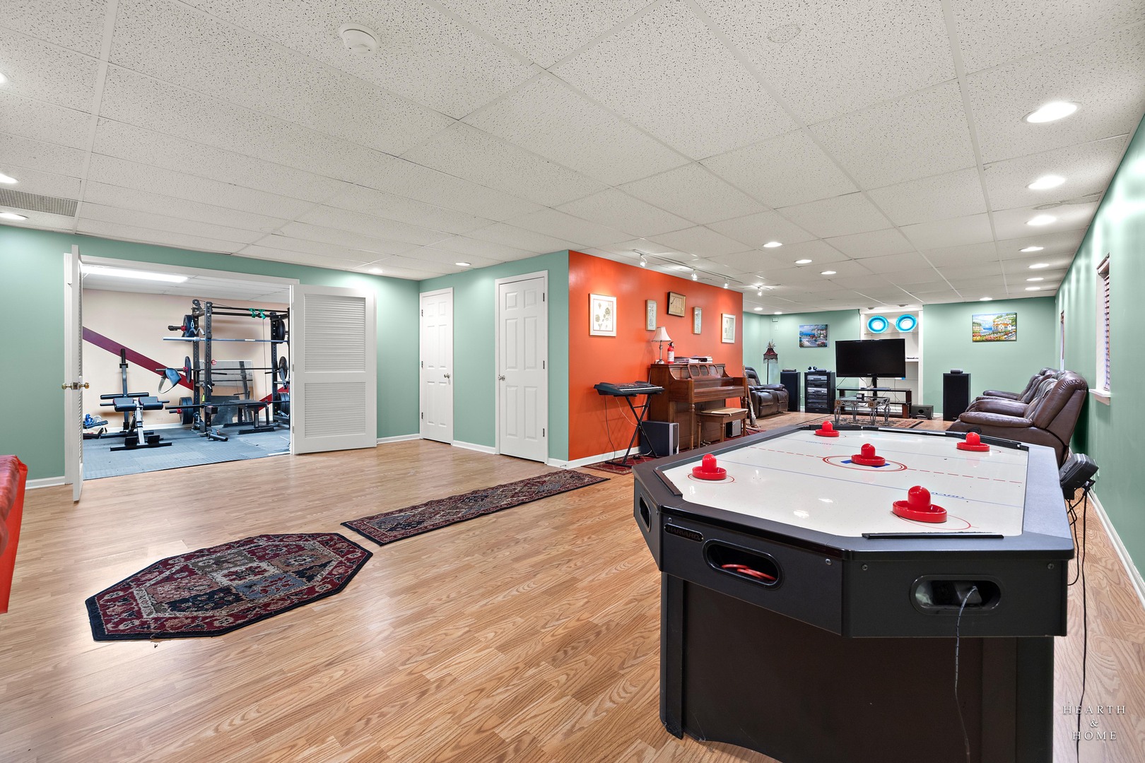 7 Shoal Creek Court, Lake In The Hills, IL 60156