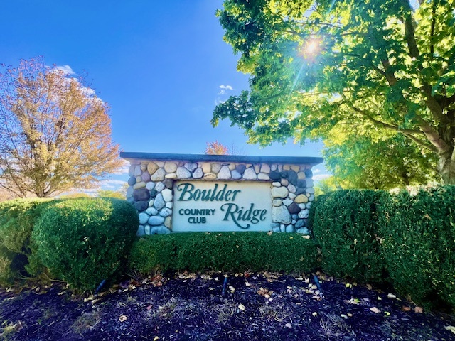 7 Shoal Creek Court, Lake In The Hills, IL 60156