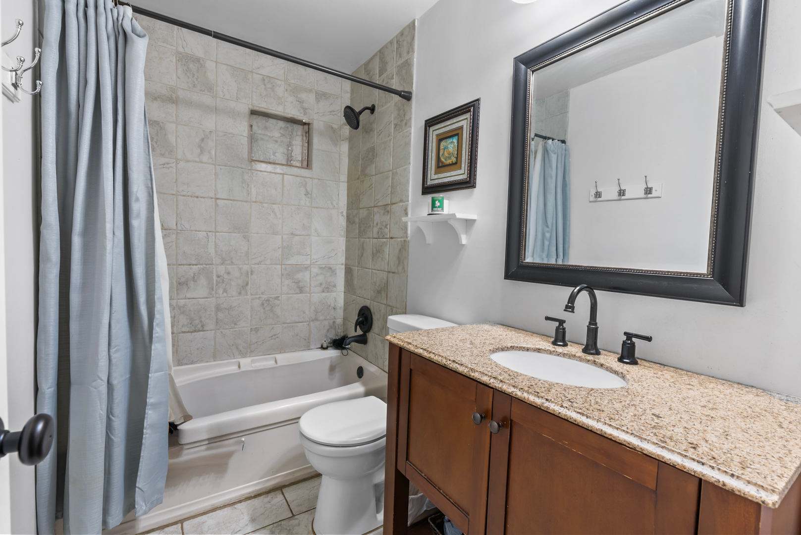 881 UPPER BRANDON Drive, Aurora, IL 60506