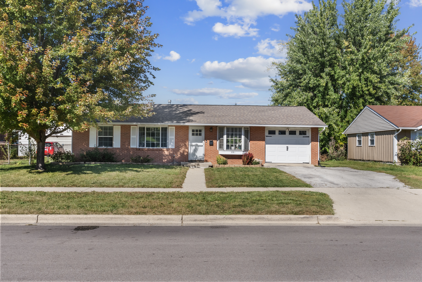 881 UPPER BRANDON Drive, Aurora, IL 60506