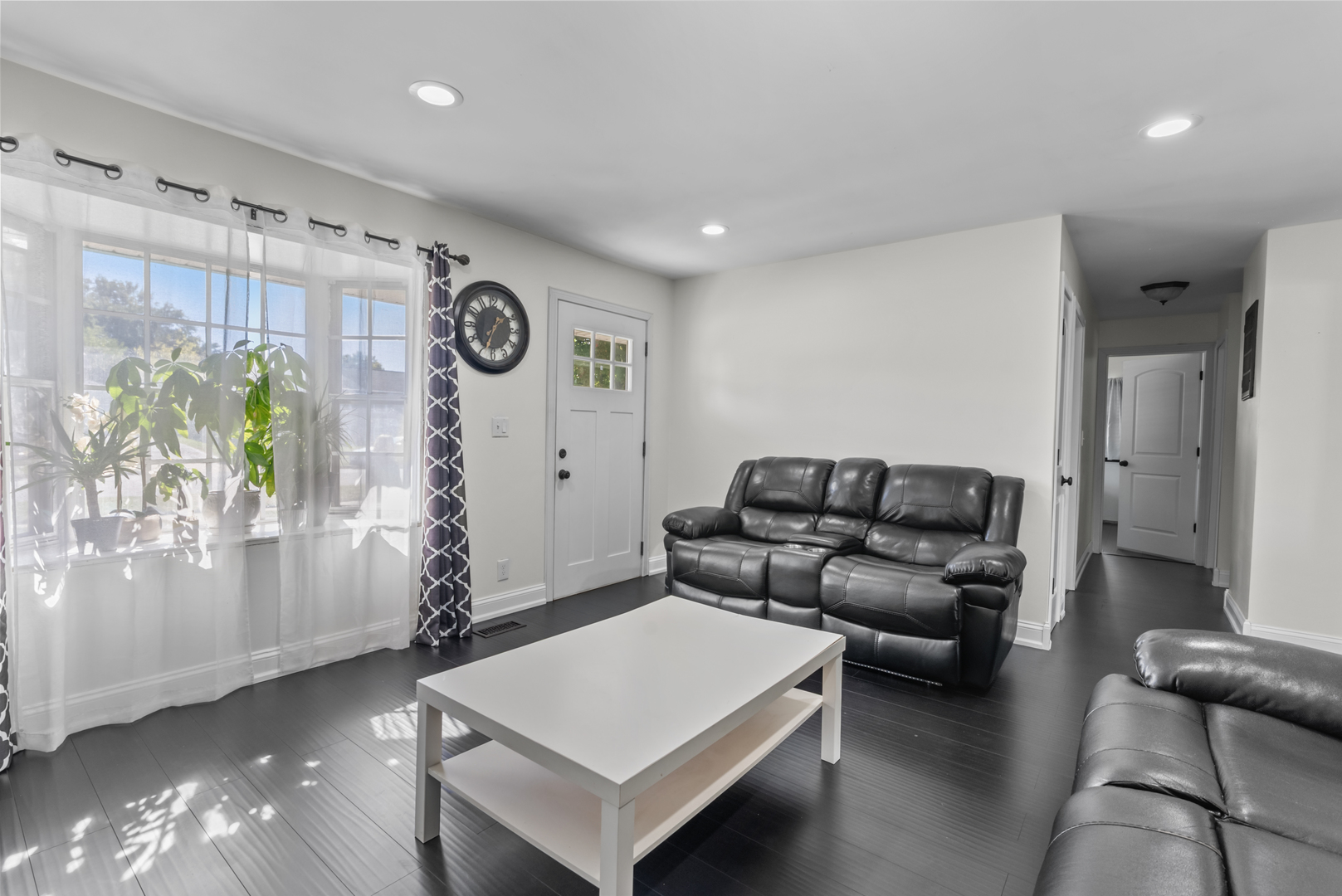 881 UPPER BRANDON Drive, Aurora, IL 60506