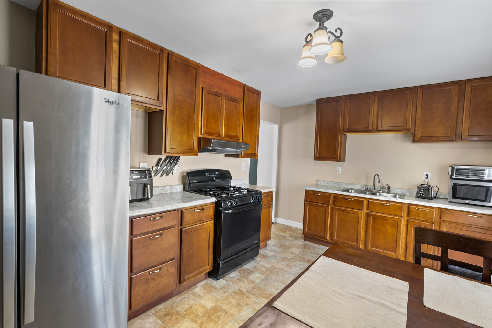 881 UPPER BRANDON Drive, Aurora, IL 60506