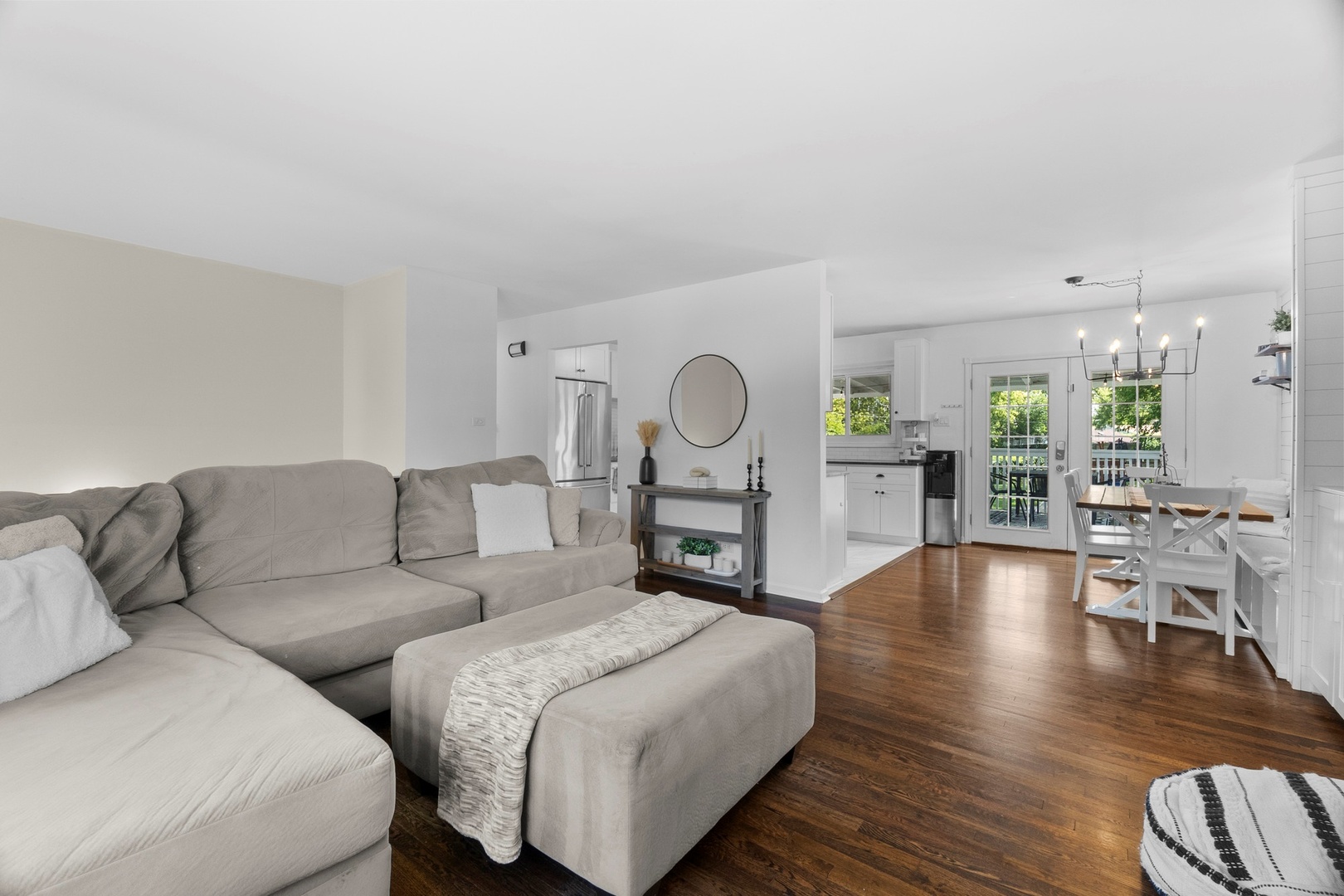 1345 Jefferson Road, Hoffman Estates, IL 60169