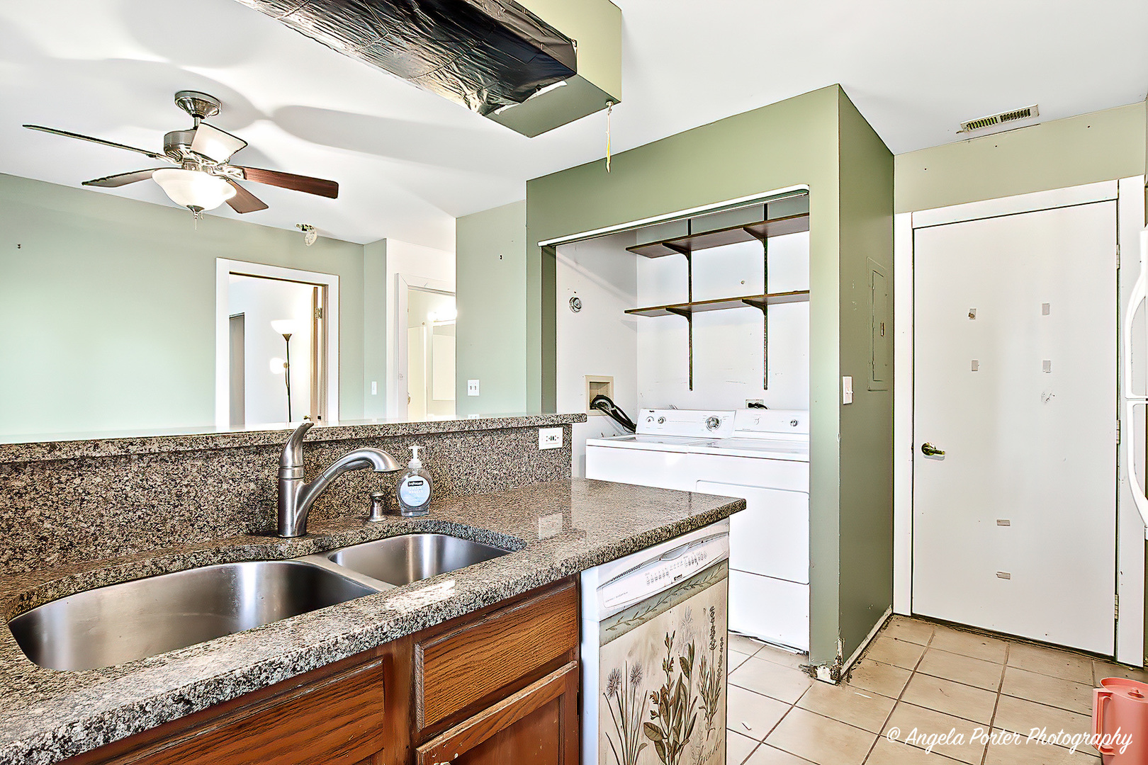 624 Yale Lane, Island Lake, IL 60042