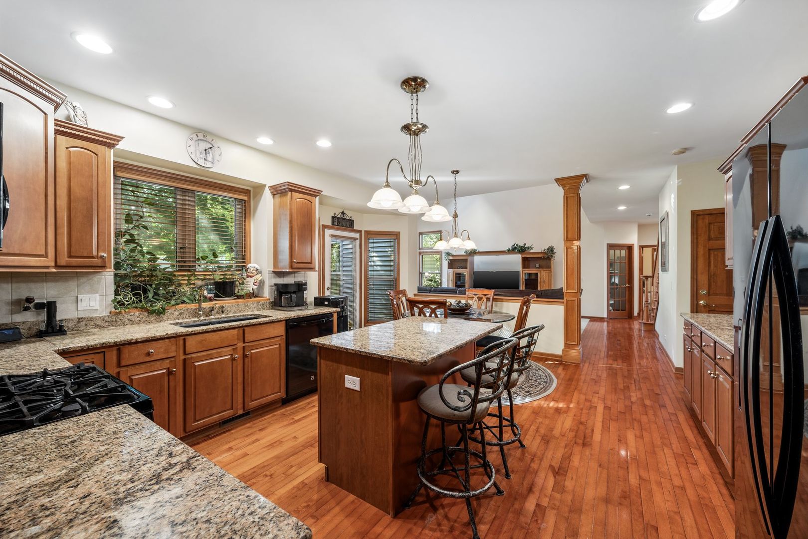 238 Willowwood Drive, Oswego, IL 60543