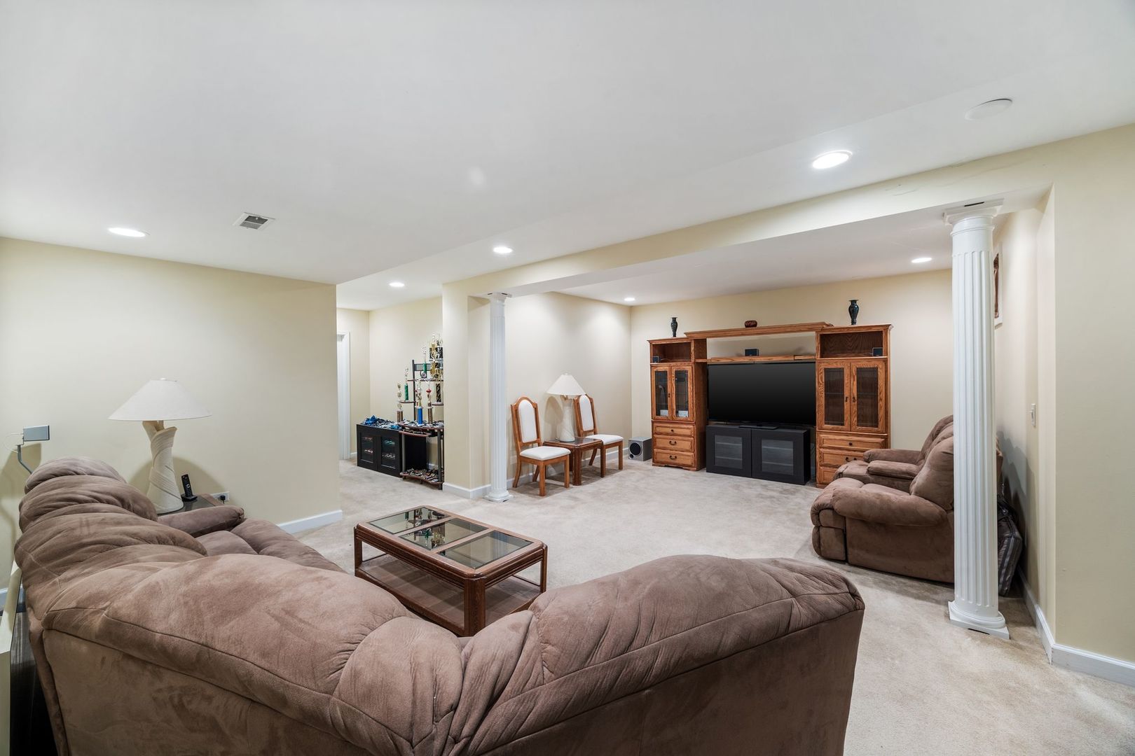 238 Willowwood Drive, Oswego, IL 60543
